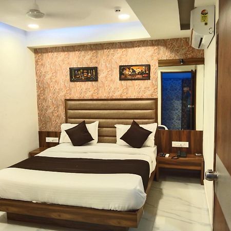 Hotel Sun Shine Αχμπανταμπάντ Εξωτερικό φωτογραφία