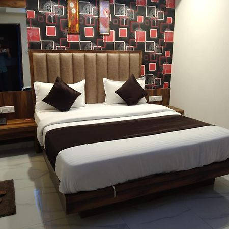 Hotel Sun Shine Αχμπανταμπάντ Εξωτερικό φωτογραφία