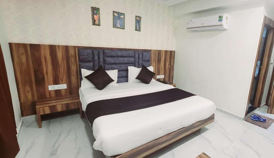 Hotel Sun Shine Αχμπανταμπάντ Εξωτερικό φωτογραφία